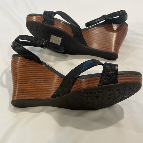 UGG Wedge sandals size 9 GUC - Picture 5 of 5